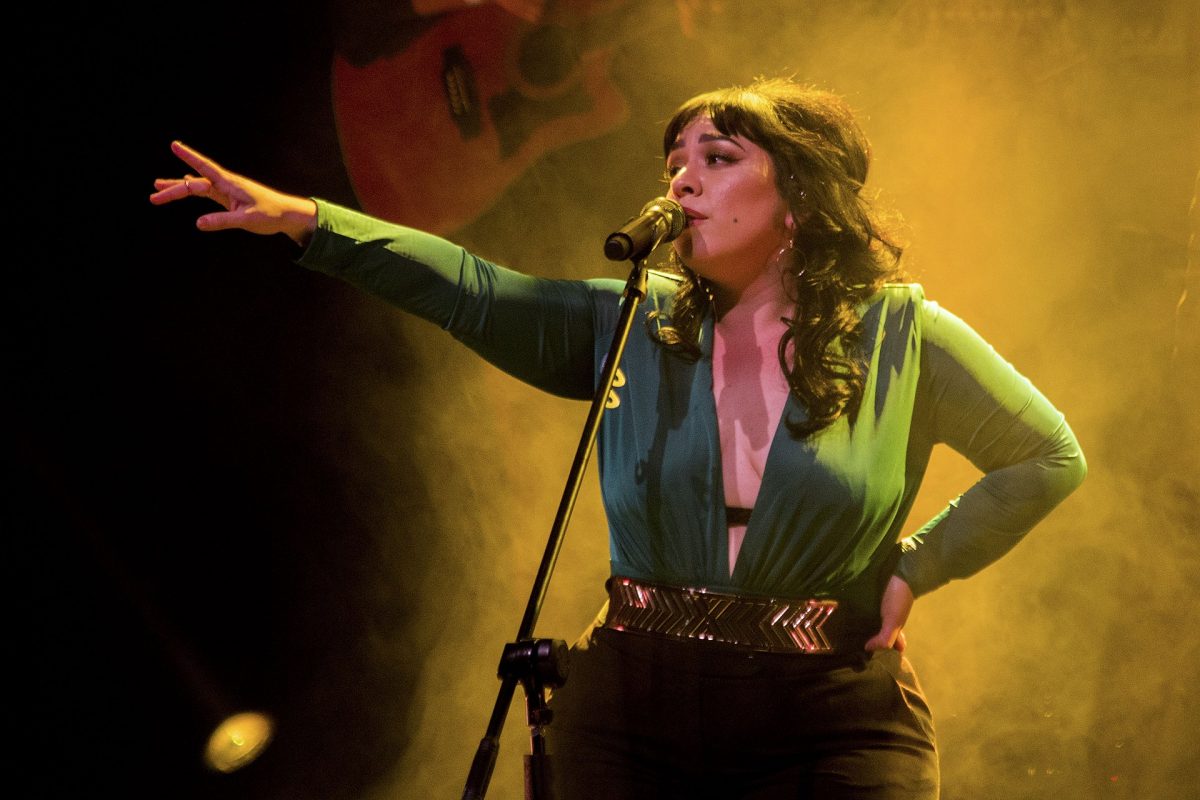 Carla Morisson chante sur scène